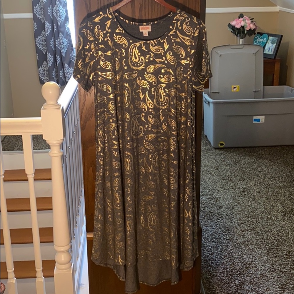 Elegant Lularoe Carly